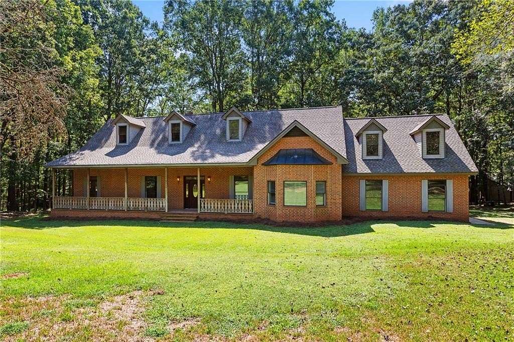 7.1 Acres of Residential Land with Home for Sale in Stockbridge, Georgia