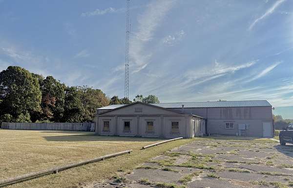 4.22 Acres of Improved Commercial Land for Sale in Jonesville, Michigan