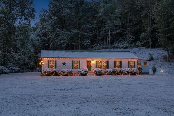 2.24 Acres of Residential Land with Home for Sale in Frenchburg, Kentucky