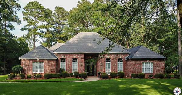 8.5 Acres of Residential Land with Home for Sale in Texarkana, Texas
