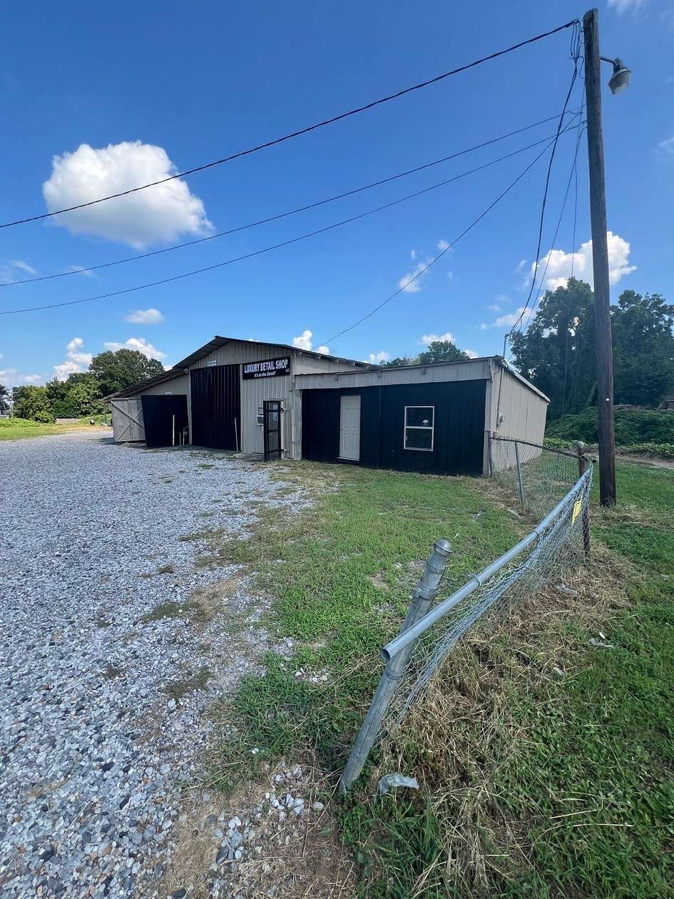 1.58 Acres of Improved Commercial Land for Sale in Natchez, Mississippi