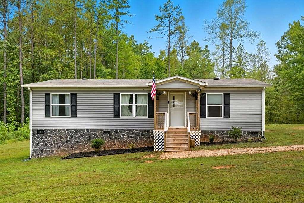 1.52 Acres of Residential Land with Home for Sale in Green Bay, Virginia