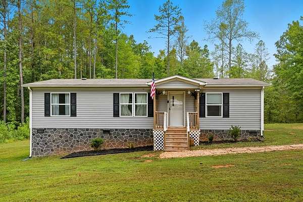 1.52 Acres of Land with Home for Sale in Green Bay, Virginia