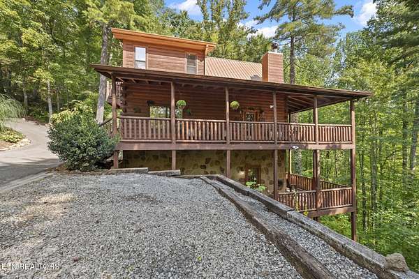 2 Acres of Residential Land with Home for Sale in Sevierville, Tennessee