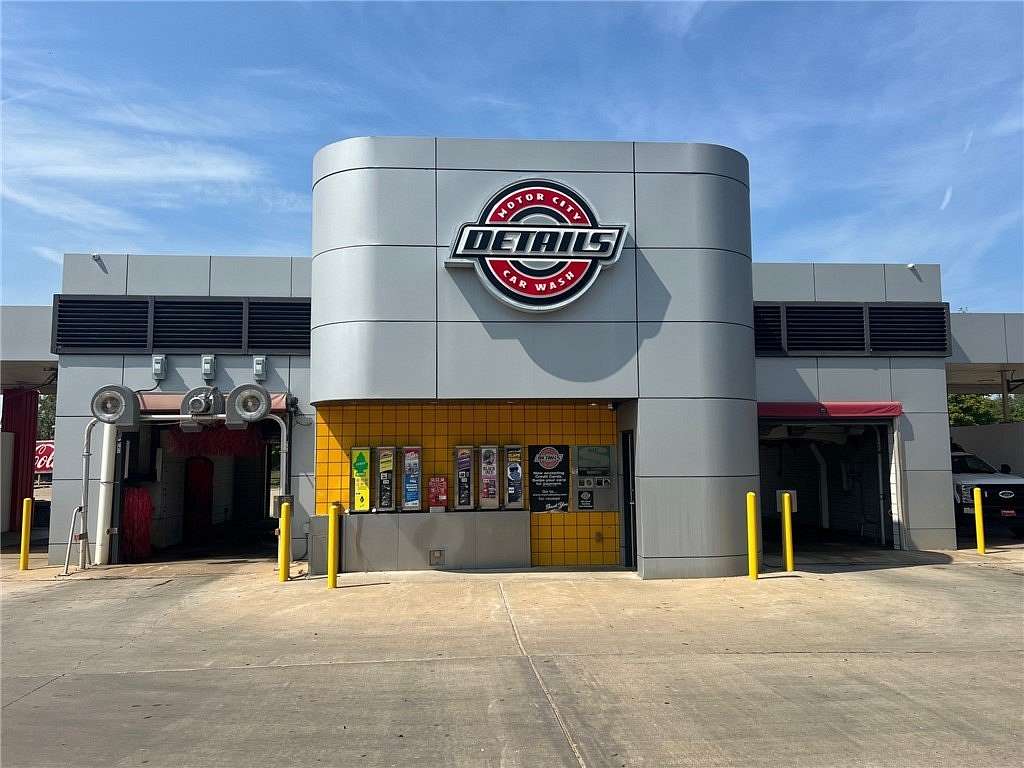 2 Acres of Improved Mixed-Use Land for Sale in Springdale, Arkansas