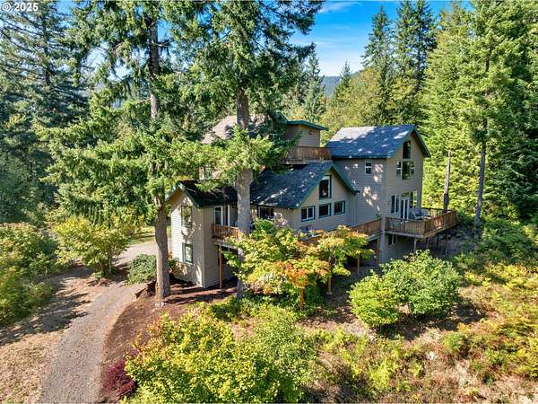 2.9 Acres of Residential Land with Home for Sale in Rhododendron, Oregon