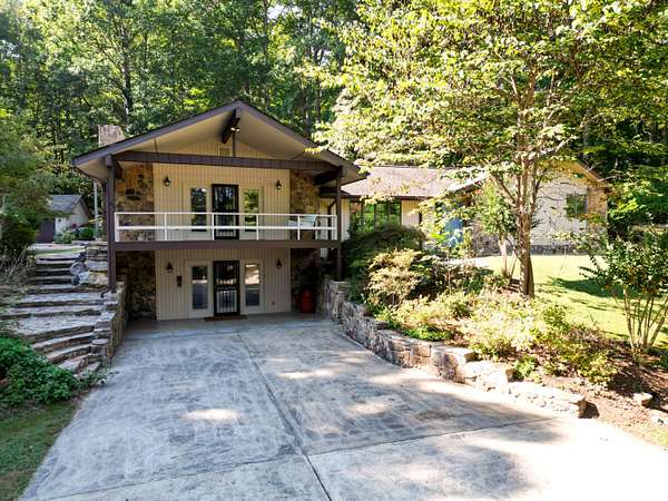 4.8 Acres of Residential Land with Home for Sale in Monticello, Kentucky