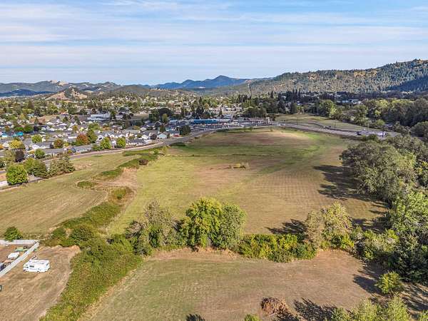 19.3 Acres of Commercial Land for Sale in Winston, Oregon