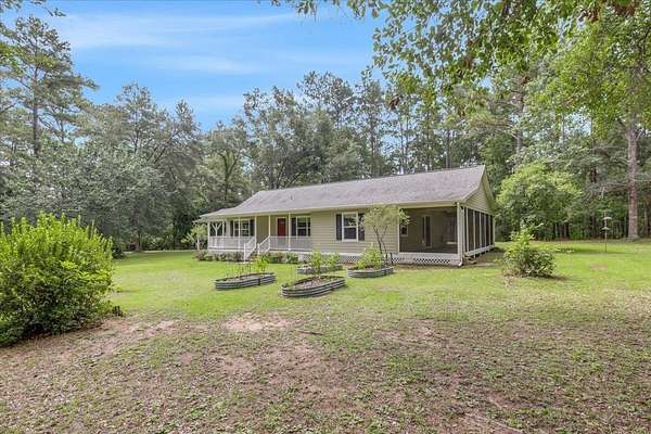 5 Acres of Residential Land with Home for Sale in Tallahassee, Florida