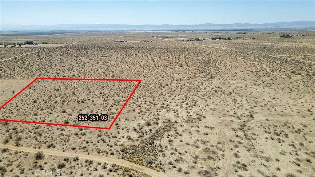 1.25 Acres of Land for Sale in Rosamond, California