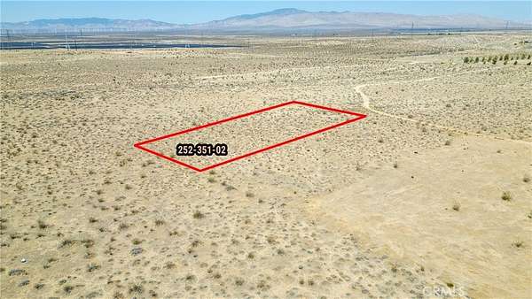 1.25 Acres of Land for Sale in Rosamond, California