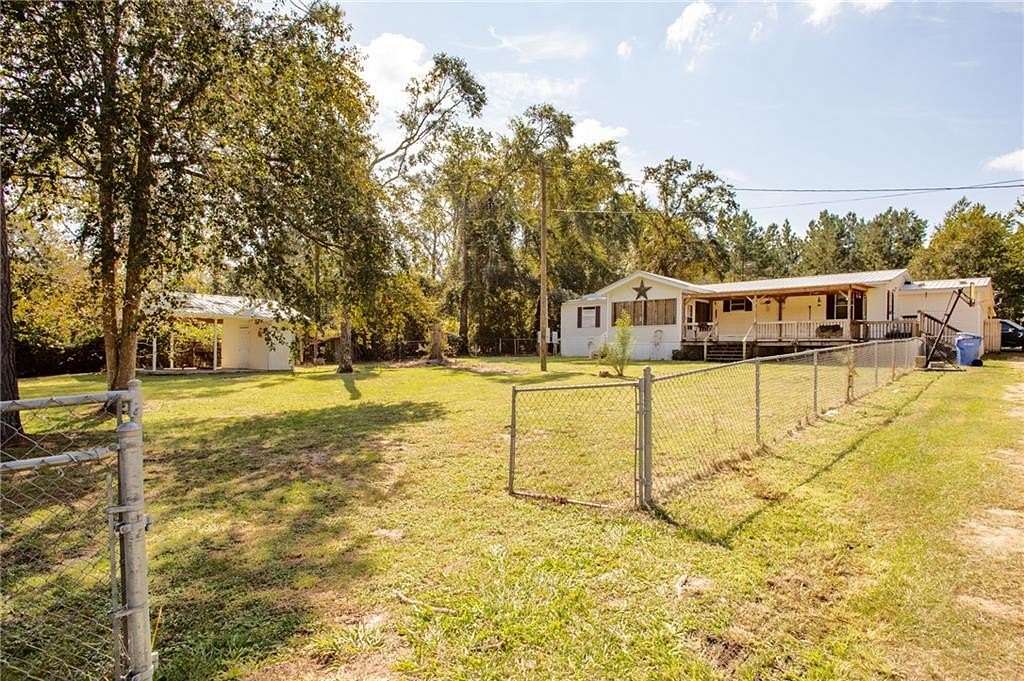 1.37 Acres of Residential Land with Home for Sale in Waycross, Georgia