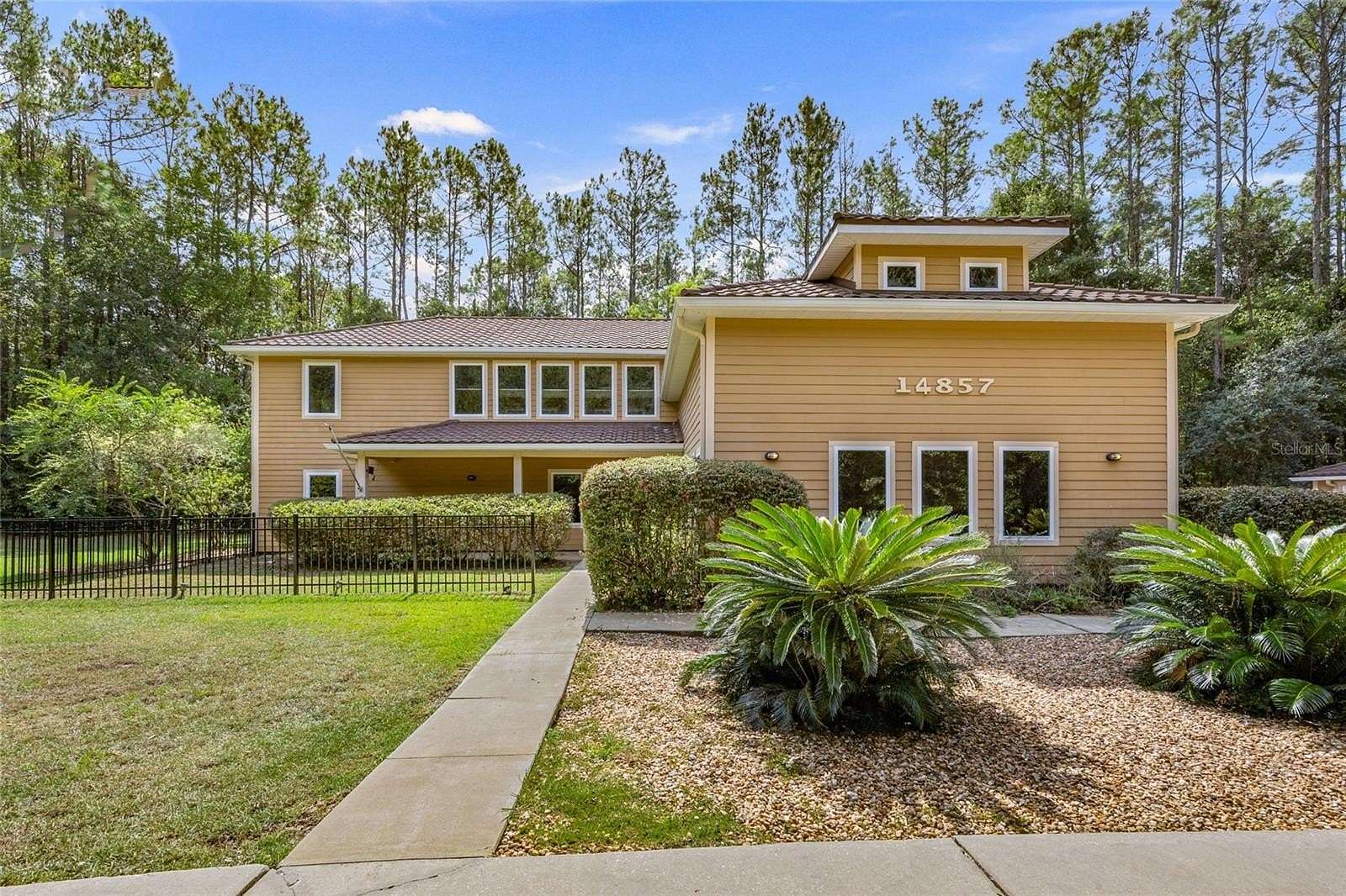 2.5 Acres of Residential Land with Home for Sale in Alachua, Florida