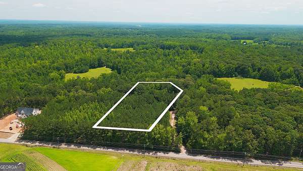 5 Acres of Residential Land with Home for Sale in Fayetteville, Georgia