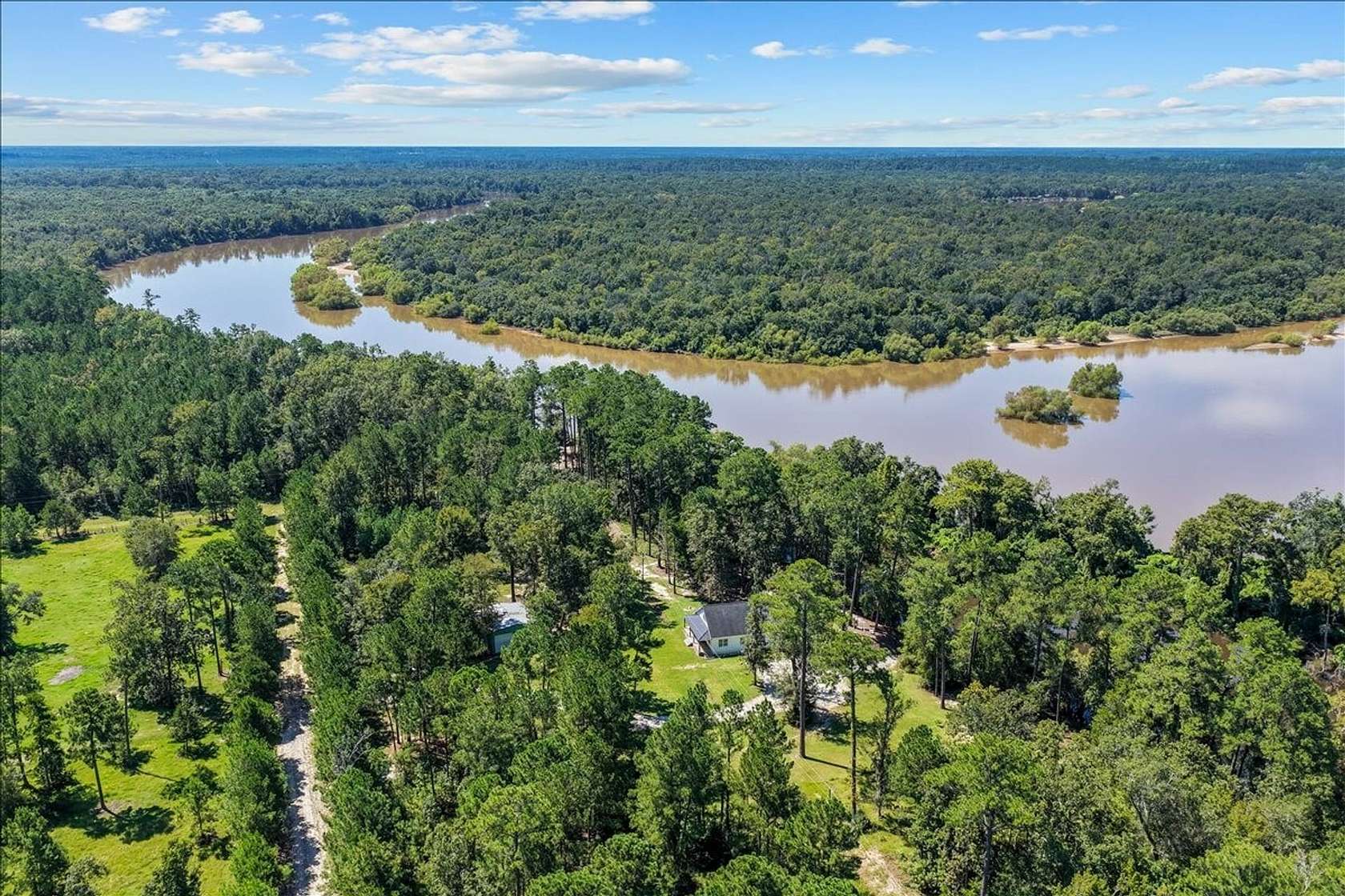297 Acres of Land with Home for Sale in Reidsville, Georgia