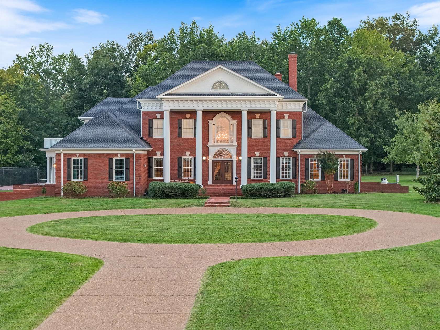 4.63 Acres of Residential Land with Home for Sale in Lewisburg, Tennessee