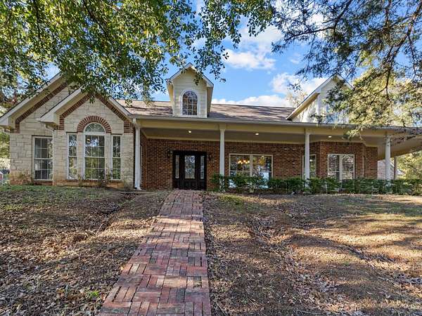 27.4 Acres of Land with Home for Sale in Lindale, Texas