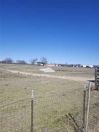 3.45 Acres of Mixed-Use Land for Sale in Whitesboro, Texas
