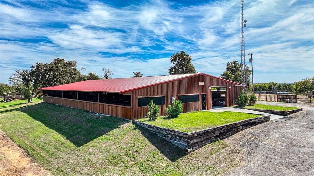 29 Acres of Improved Land for Sale in Whitesboro, Texas