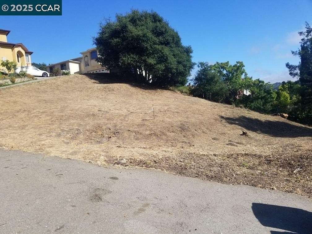 Residential Land for Sale in Pinole, California