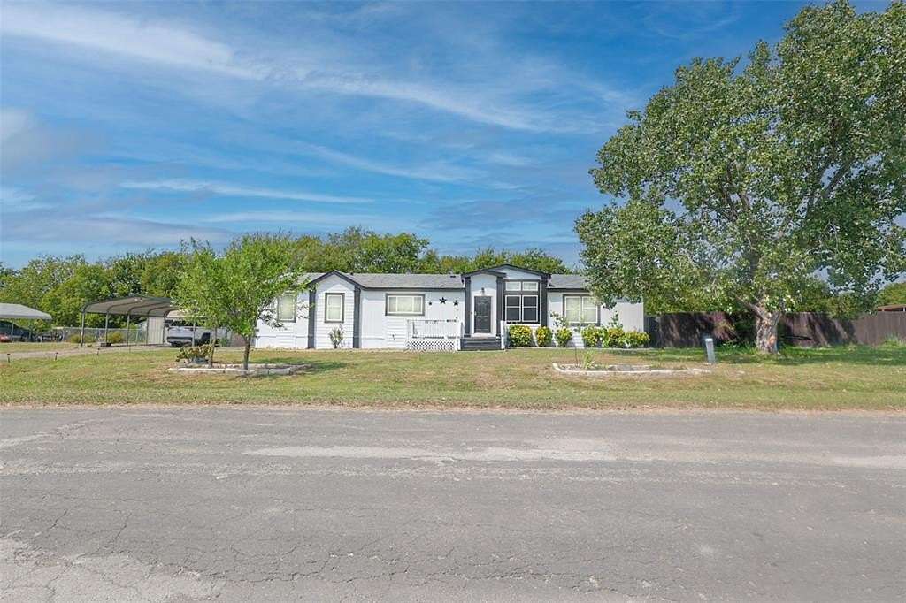 1.64 Acres of Residential Land with Home for Sale in Crandall, Texas