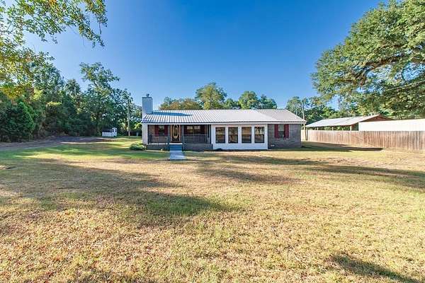 1.75 Acres of Land with Home for Sale in Bainbridge, Georgia