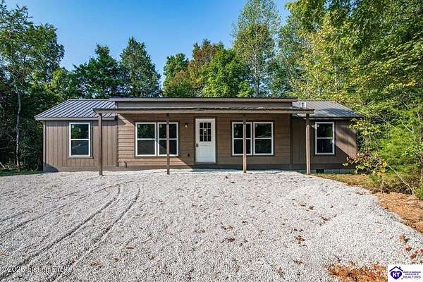 4.5 Acres of Residential Land with Home for Sale in Munfordville, Kentucky