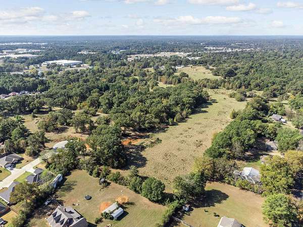 131 Acres of Recreational & Residential Land for Sale in Longview, Texas