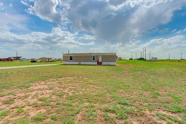 2.43 Acres of Residential Land with Home for Sale in Seminole, Texas