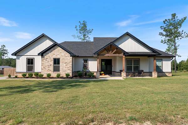 1.68 Acres of Residential Land with Home for Sale in Benton, Arkansas