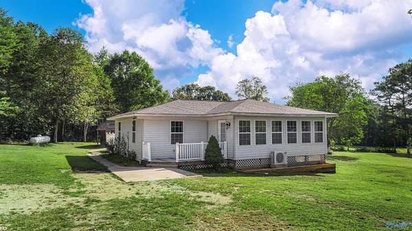 14 Acres of Land with Home for Sale in Fort Payne, Alabama