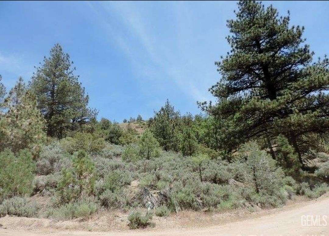 2.56 Acres of Land for Sale in Tehachapi, California
