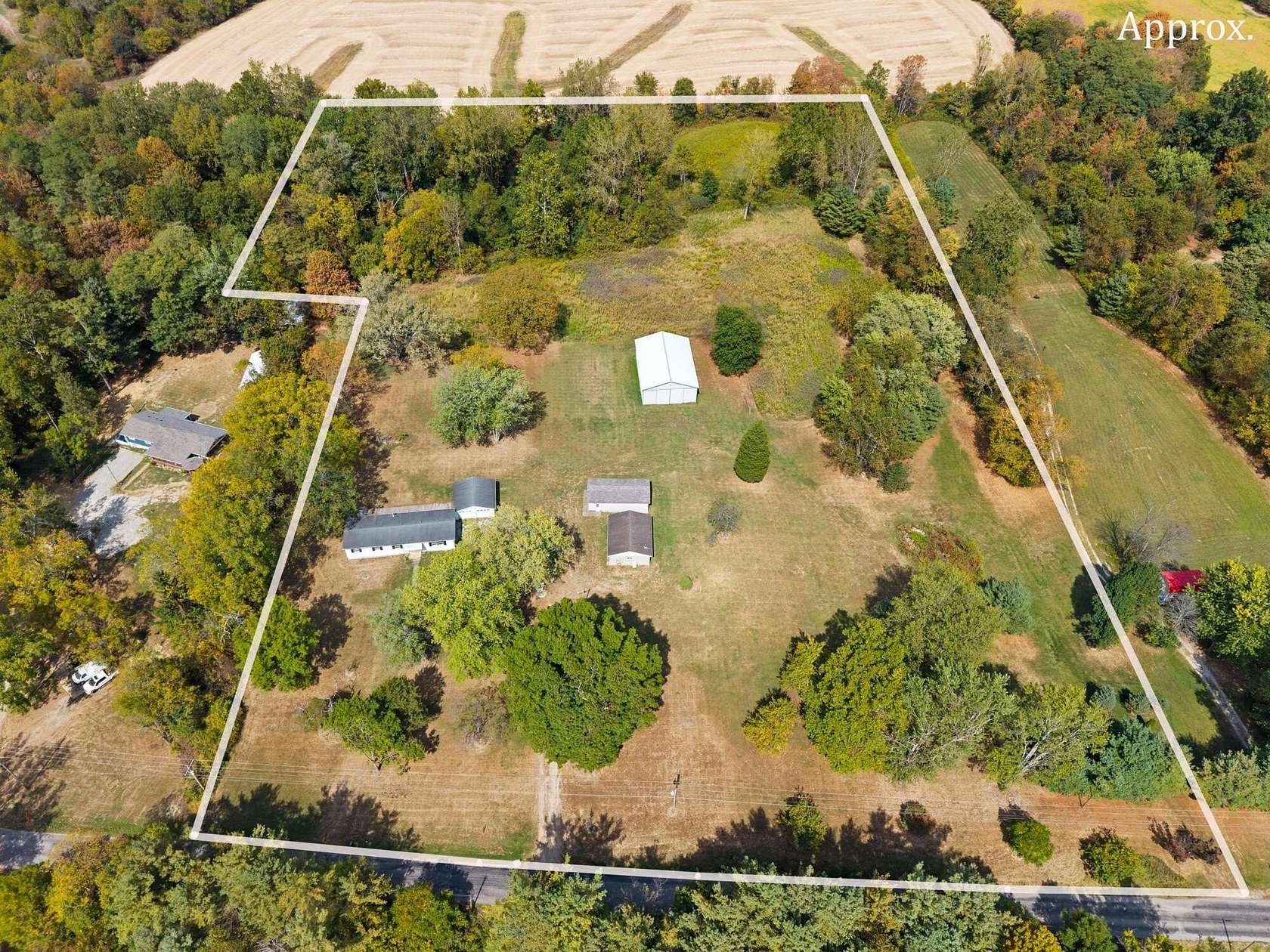 9.75 Acres of Residential Land with Home for Sale in Alexandria, Ohio