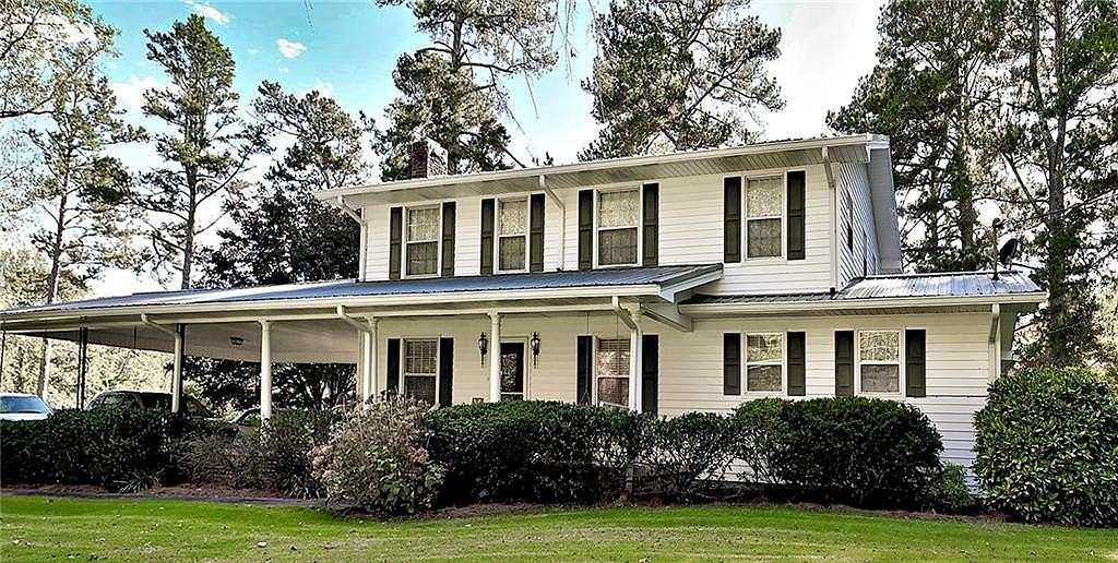 4 Acres of Residential Land with Home for Sale in Murrayville, Georgia