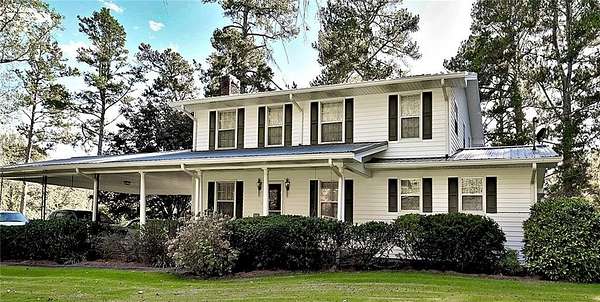 4 Acres of Residential Land with Home for Sale in Murrayville, Georgia