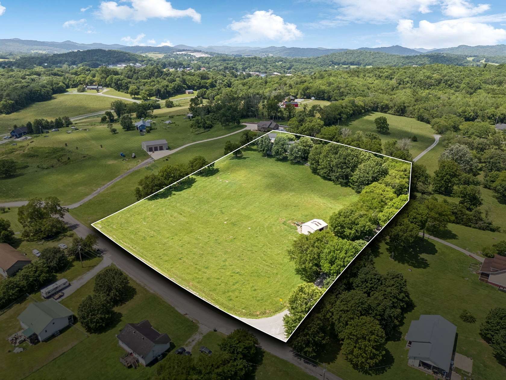 3.56 Acres of Residential Land for Sale in Gordonsville, Tennessee