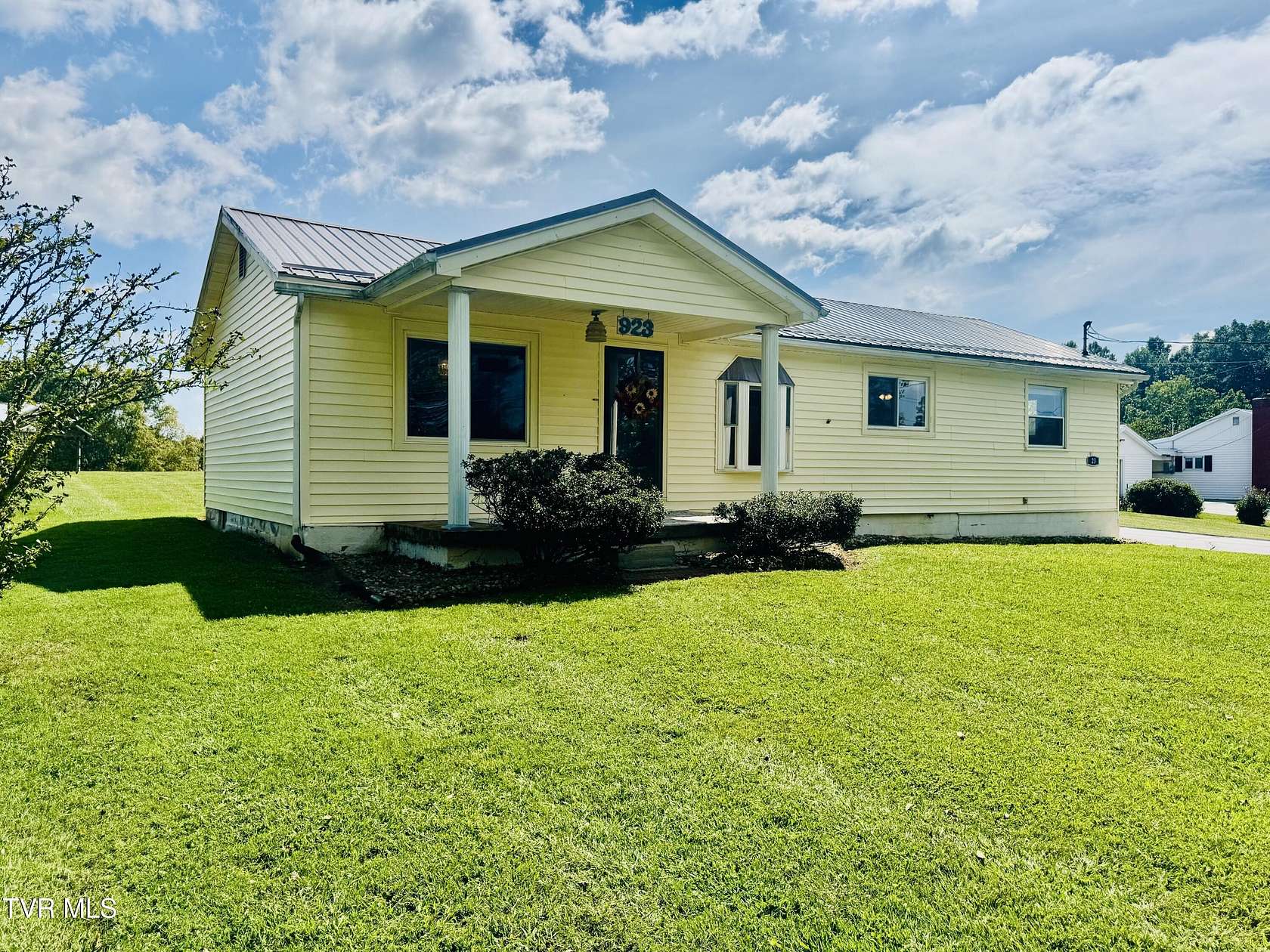 3.8 Acres of Residential Land with Home for Sale in Piney Flats, Tennessee