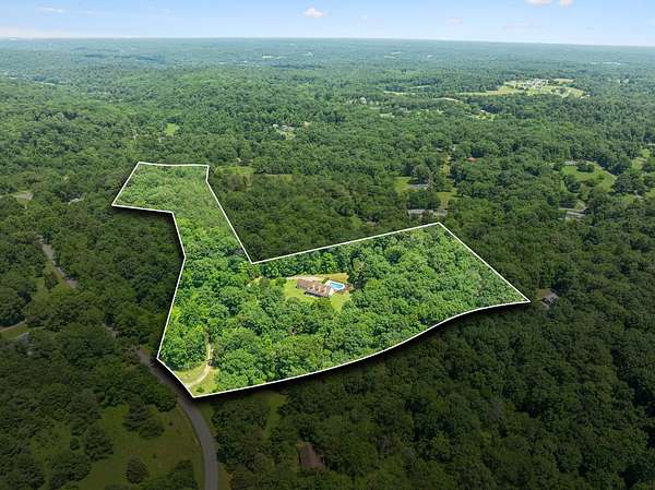 11.8 Acres of Land with Home for Sale in Dickson, Tennessee