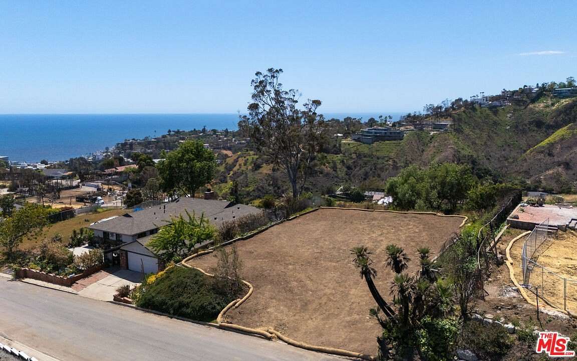 0.26 Acres of Residential Land for Sale in Pacific Palisades, California