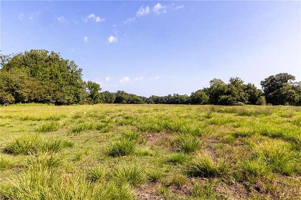10 Acres of Land for Sale in Bryan, Texas