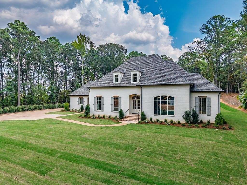 3.17 Acres of Residential Land with Home for Sale in Oxford, Mississippi