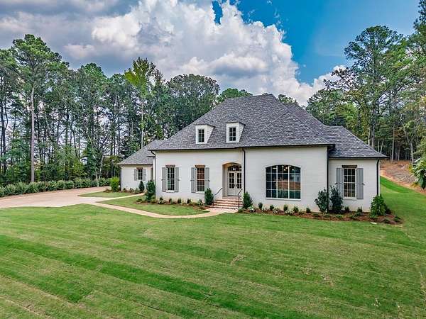 3.17 Acres of Residential Land with Home for Sale in Oxford, Mississippi