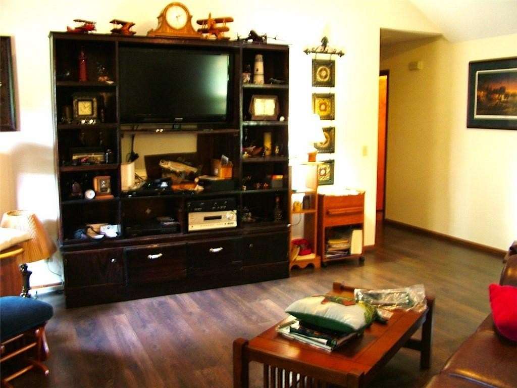 27 Acres of Land with Home for Sale in Mountain Home, Arkansas