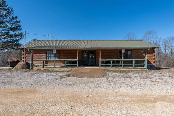 5.42 Acres of Improved Mixed-Use Land for Sale in Waynesboro, Tennessee