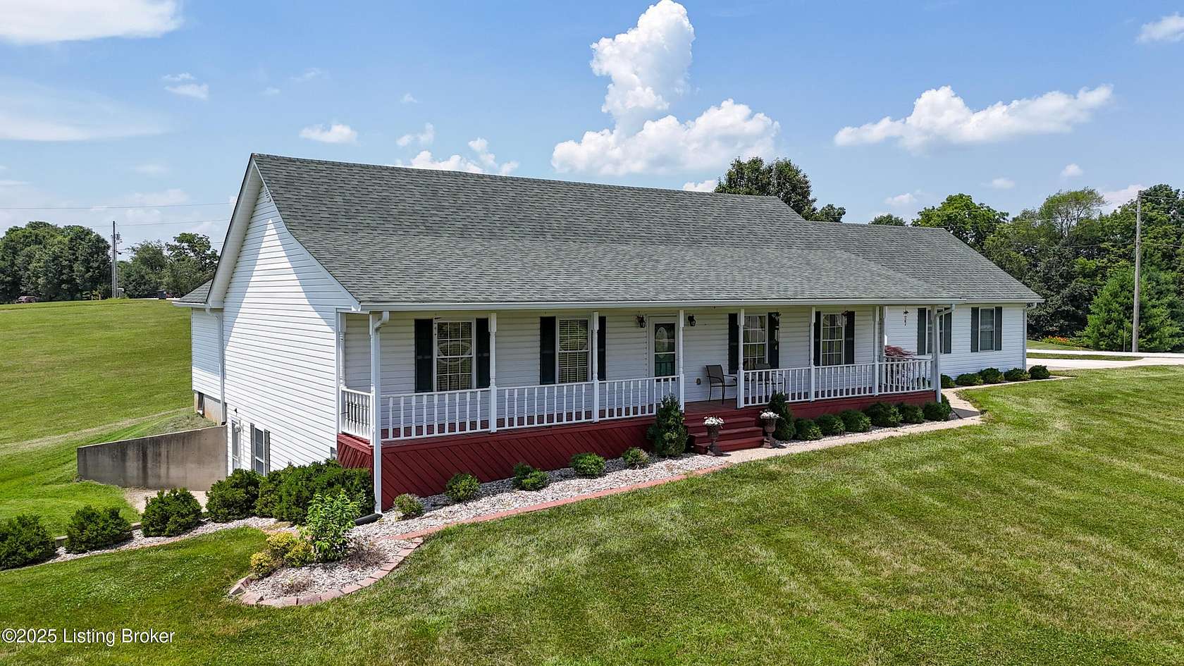 4 Acres of Residential Land with Home for Sale in Brandenburg, Kentucky