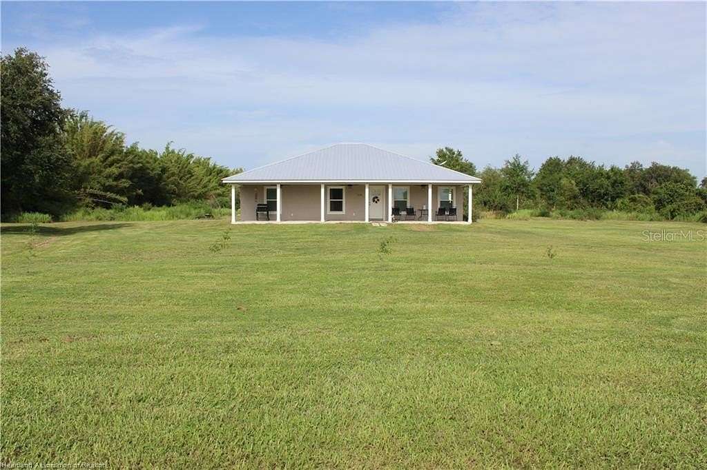 5 Acres of Residential Land with Home for Sale in Zolfo Springs, Florida