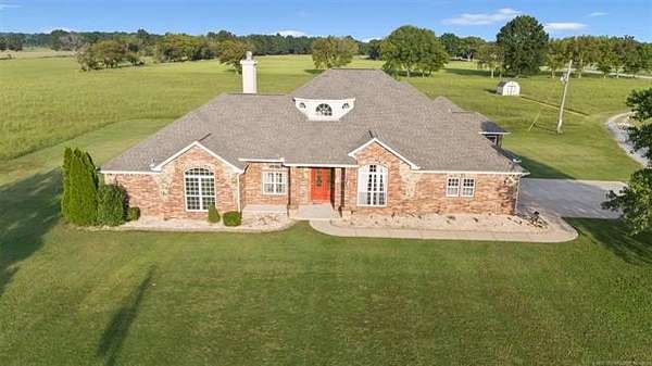 10 Acres of Residential Land with Home for Sale in Vinita, Oklahoma