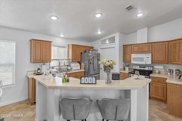 1.67 Acres of Residential Land with Home for Sale in Vernon, Arizona