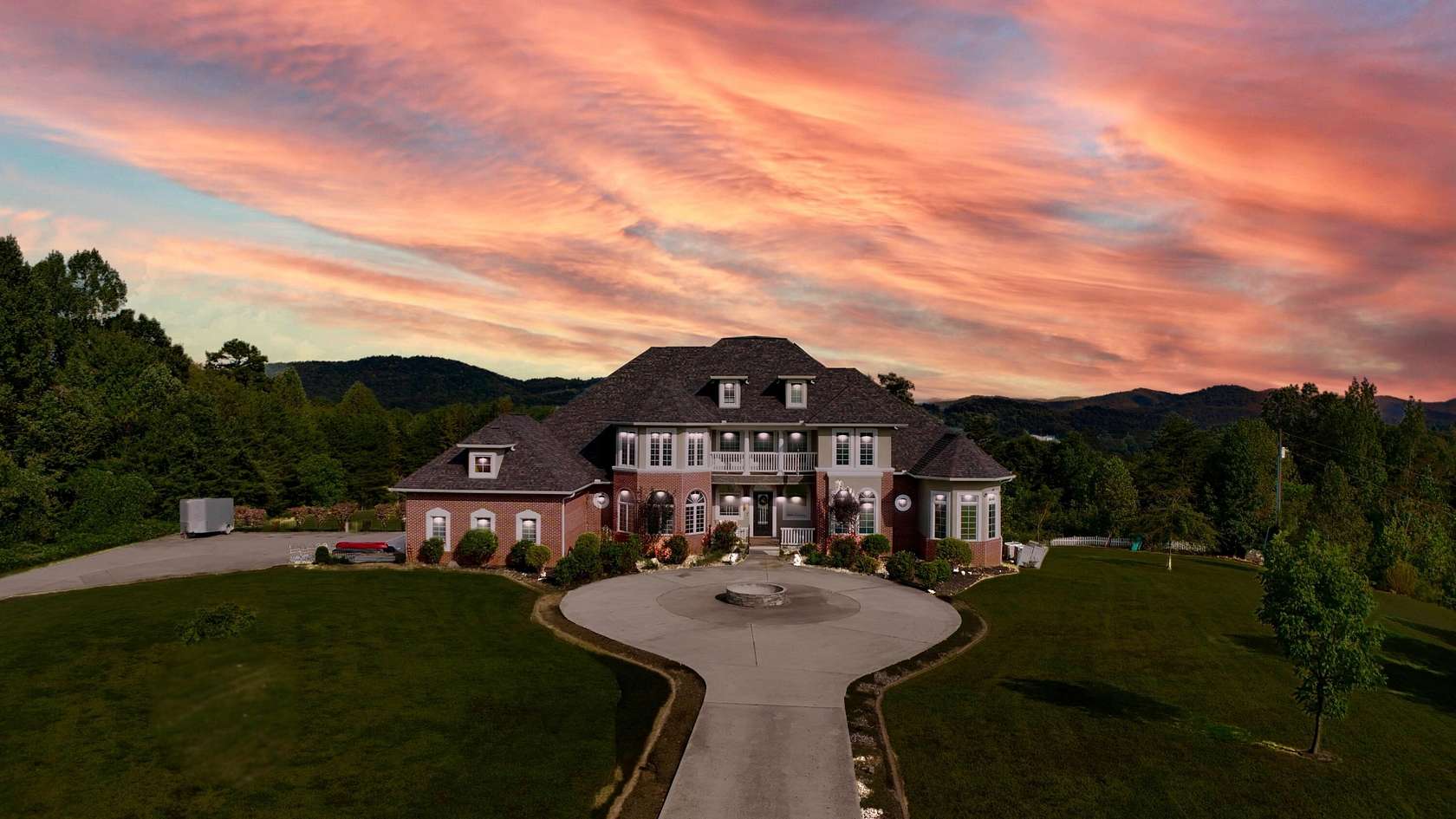 28.7 Acres of Land with Home for Sale in Williamsburg, Kentucky