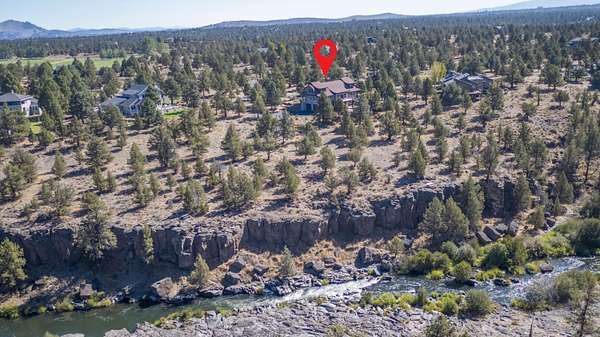 2.54 Acres of Residential Land with Home for Sale in Redmond, Oregon
